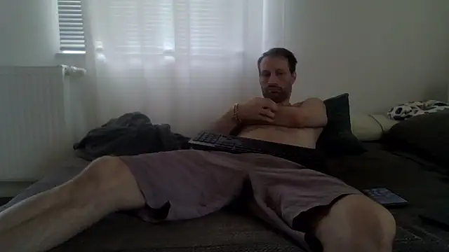 Snapshot of XLBarehengst chatting on July 20, 1:02 pm XLBarehengst online show from July 20, 1:02 pm