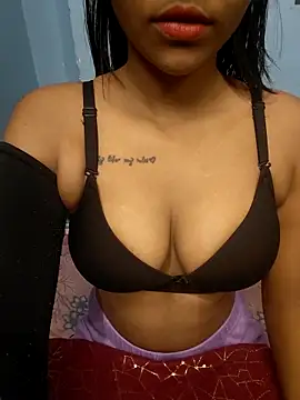 Snapshot of Ema-01 chatting on October 9, 5:22 pm Ema-01 online show from October 9, 5:22 pm