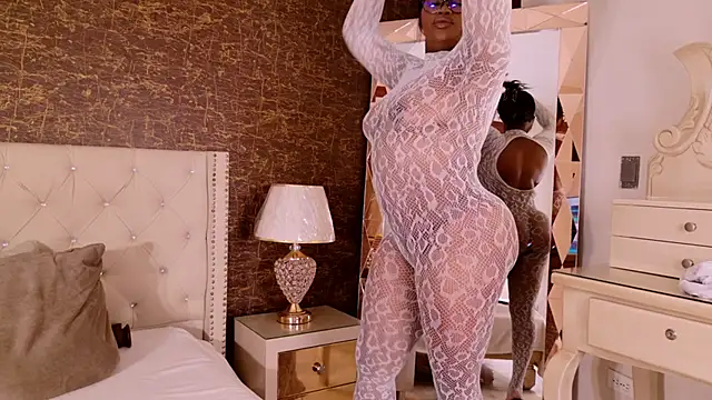 kaylie mitchel online show from November 5, 11:05 pm