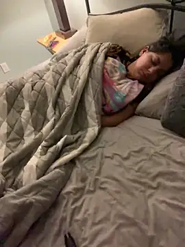 Snapshot of shakeweight chatting on November 19, 11:43 am shakeweight online show from November 19, 11:43 am