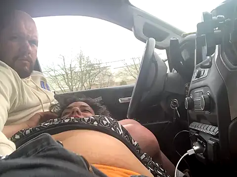 Snapshot of shakeweight chatting on December 15, 11:31 pm shakeweight online show from December 15, 11:31 pm