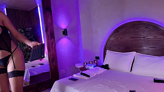 renata black  online show from October 16, 10:16 am