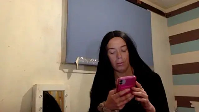 Snapshot of Bellababexox chatting on February 6, 12:26 am Bellababexox online show from February 6, 12:26 am