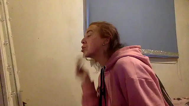 Snapshot of Bellababexox chatting on February 14, 5:10 pm Bellababexox online show from February 14, 5:10 pm