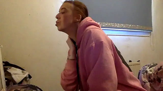 Snapshot of Bellababexox chatting on February 17, 11:50 am Bellababexox online show from February 17, 11:50 am
