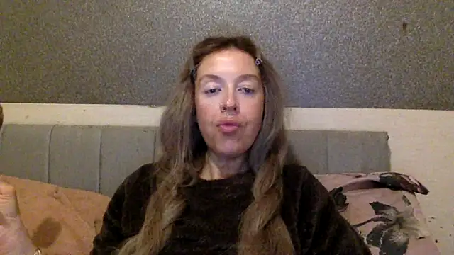 Snapshot of Bellababexox chatting on March 19, 12:36 am Bellababexox online show from March 19, 12:36 am