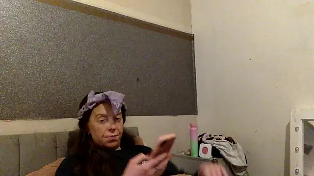 Snapshot of Bellababexox chatting on April 4, 6:33 am Bellababexox online show from April 4, 6:33 am