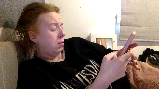 Snapshot of Bellababexox chatting on April 23, 2:52 pm Bellababexox online show from April 23, 2:52 pm