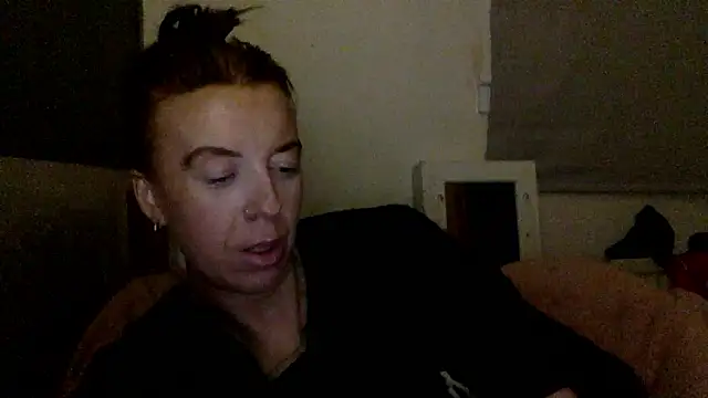 Snapshot of Bellababexox chatting on May 17, 4:54 am Bellababexox online show from May 17, 4:54 am