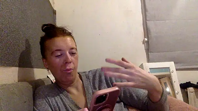 Snapshot of Bellababexox chatting on June 1, 12:56 am Bellababexox online show from June 1, 12:56 am