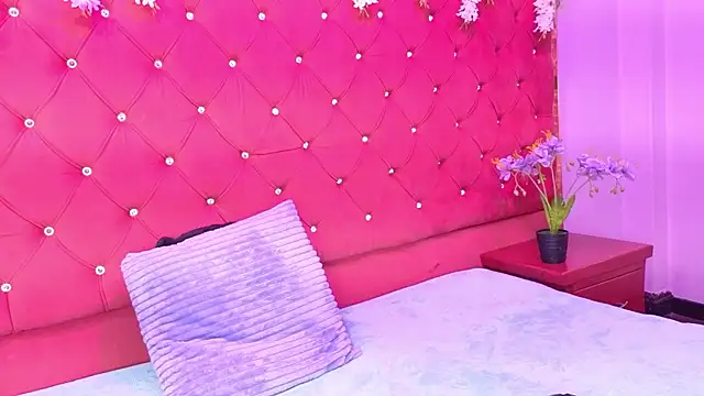 Nanis James online show from January 9, 3:20 am