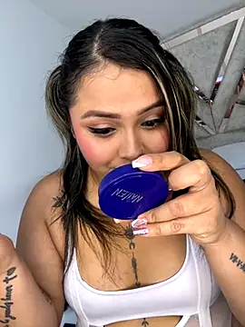 ashley-swift- online show from November 11, 7:08 am