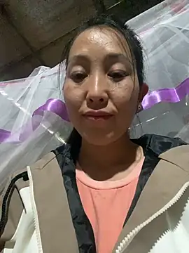 Snapshot of Huong-Ly chatting on October 25, 7:05 am Huong-Ly online show from October 25, 7:05 am