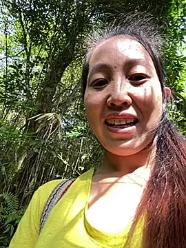 Snapshot of Huong-Ly chatting on October 30, 1:29 am Huong-Ly online show from October 30, 1:29 am