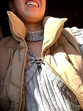 Snapshot of Huong-Ly chatting on November 28, 1:41 am Huong-Ly online show from November 28, 1:41 am