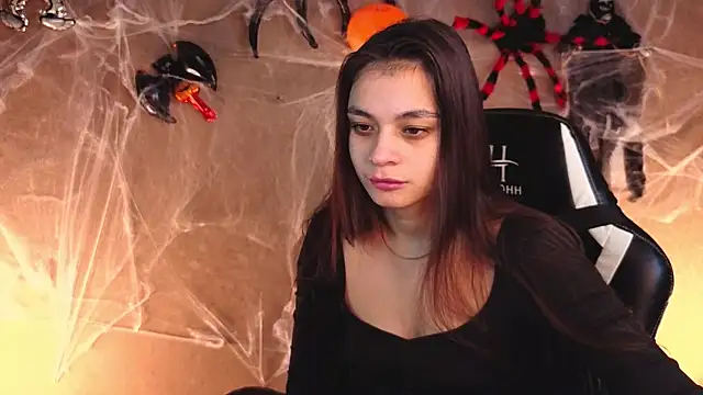 Leila Hefner online show from October 29, 2:25 am