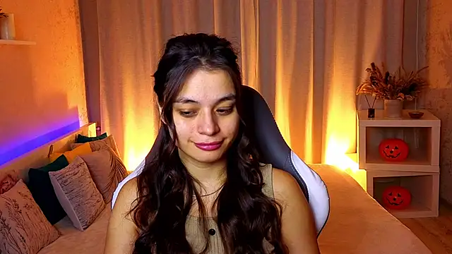 Leila Hefner online show from November 18, 3:12 am