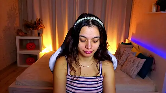 Leila Hefner online show from November 20, 2:56 am