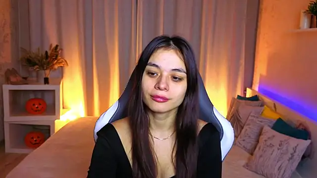 Leila Hefner online show from November 22, 2:32 am