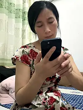 crhong666 online show from September 17, 1:24 pm