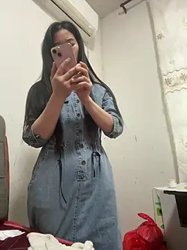 crhong666 online show from April 11, 12:37 am