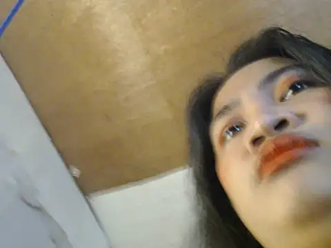 miss laila  online show from November 5, 9:09 am