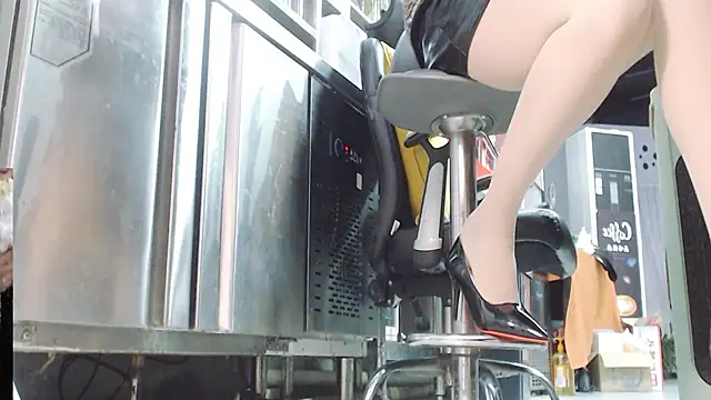 Eileen-L online show from November 30, 2:15 am