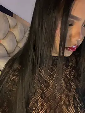 Michelle johnson  online show from April 15, 7:32 pm