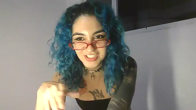 peetitefairy online show from May 16, 6:21 am