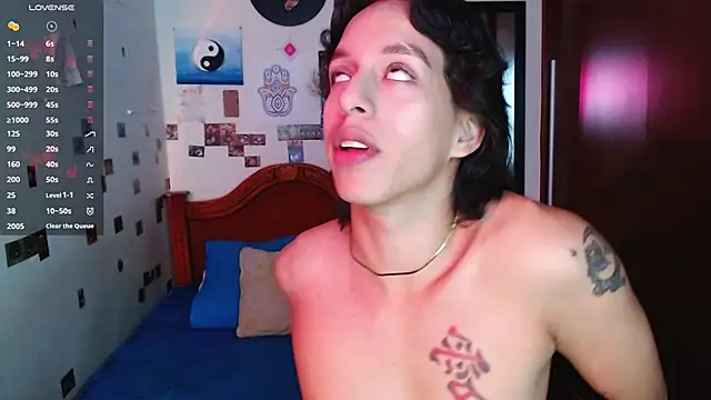 Snapshot of DannyPhantom555 chatting on October 8, 4:59 pm DannyPhantom555 online show from October 8, 4:59 pm