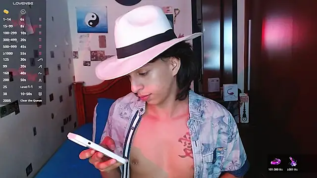 Snapshot of DannyPhantom555 chatting on November 10, 9:03 pm DannyPhantom555 online show from November 10, 9:03 pm