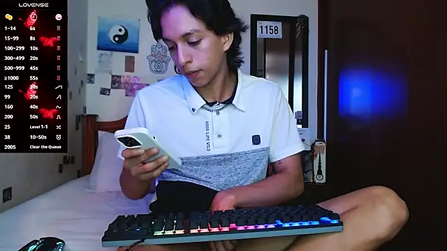 Snapshot of DannyPhantom555 chatting on December 13, 7:53 pm DannyPhantom555 online show from December 13, 7:53 pm