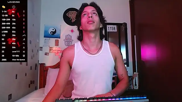 DannyPhantom555 online show from December 16, 6:57 pm