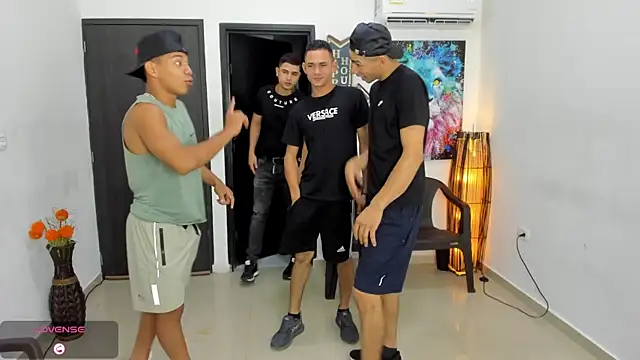 Snapshot of Playhardsex_ chatting on November 24, 11:15 pm Playhardsex online show from November 24, 11:15 pm