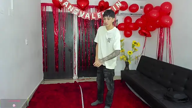 Snapshot of Playhardsex_ chatting on February 12, 11:00 pm Playhardsex online show from February 12, 11:00 pm