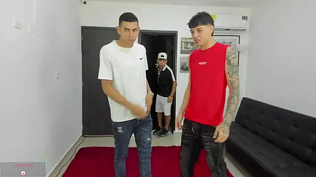 Snapshot of Playhardsex_ chatting on February 19, 11:01 pm Playhardsex online show from February 19, 11:01 pm