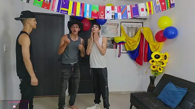 Snapshot of Playhardsex_ chatting on June 26, 10:47 pm Playhardsex online show from June 26, 10:47 pm
