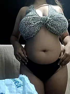 Hott Muskan online show from December 15, 6:34 pm