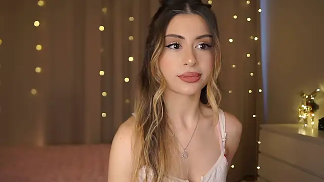 Snapshot of GeorginaHarn chatting on January 14, 8:09 am GeorginaHarn online show from January 14, 8:09 am