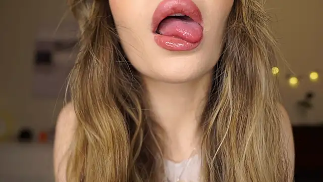 Snapshot of GeorginaHarn chatting on February 17, 8:11 am GeorginaHarn online show from February 17, 8:11 am