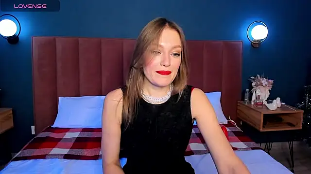 EvelynPoole online show from December 4, 1:48 am