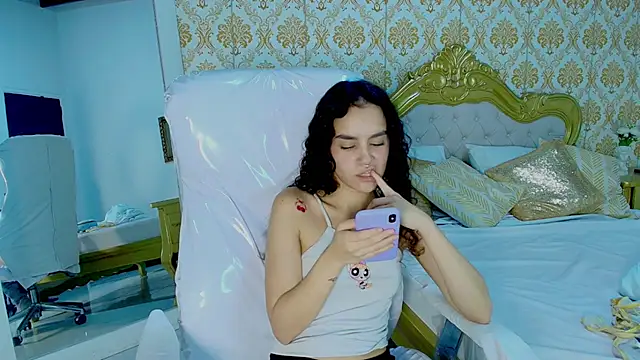 JessB  online show from October 22, 6:29 pm