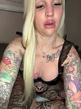 CoraDiamond online show from March 17, 4:43 pm