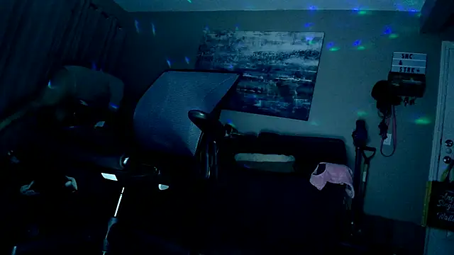 LeeCox online show from February 9, 10:20 am