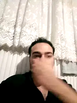 Snapshot of Aliii1657 chatting on April 3, 9:13 pm Aliii1657 online show from April 3, 9:13 pm