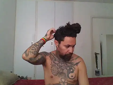 Snapshot of milkydread chatting on November 12, 6:52 pm milkydread online show from November 12, 6:52 pm