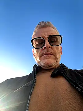 Snapshot of Axl_hot chatting on November 5, 3:01 pm Axl hot online show from November 5, 3:01 pm