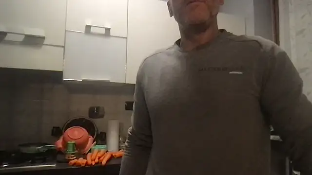 Snapshot of Axl_hot chatting on November 21, 4:38 pm Axl hot online show from November 21, 4:38 pm