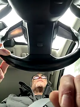 Snapshot of Axl_hot chatting on December 20, 8:43 am Axl hot online show from December 20, 8:43 am