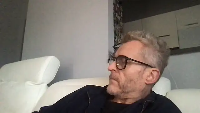 Snapshot of Axl_hot chatting on January 10, 2:19 pm Axl hot online show from January 10, 2:19 pm